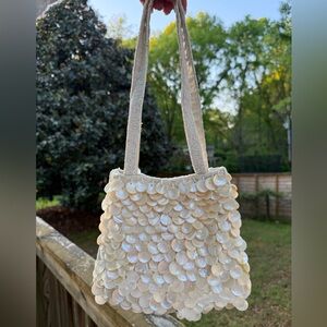 Viral Pearl Shell Beaded Purse